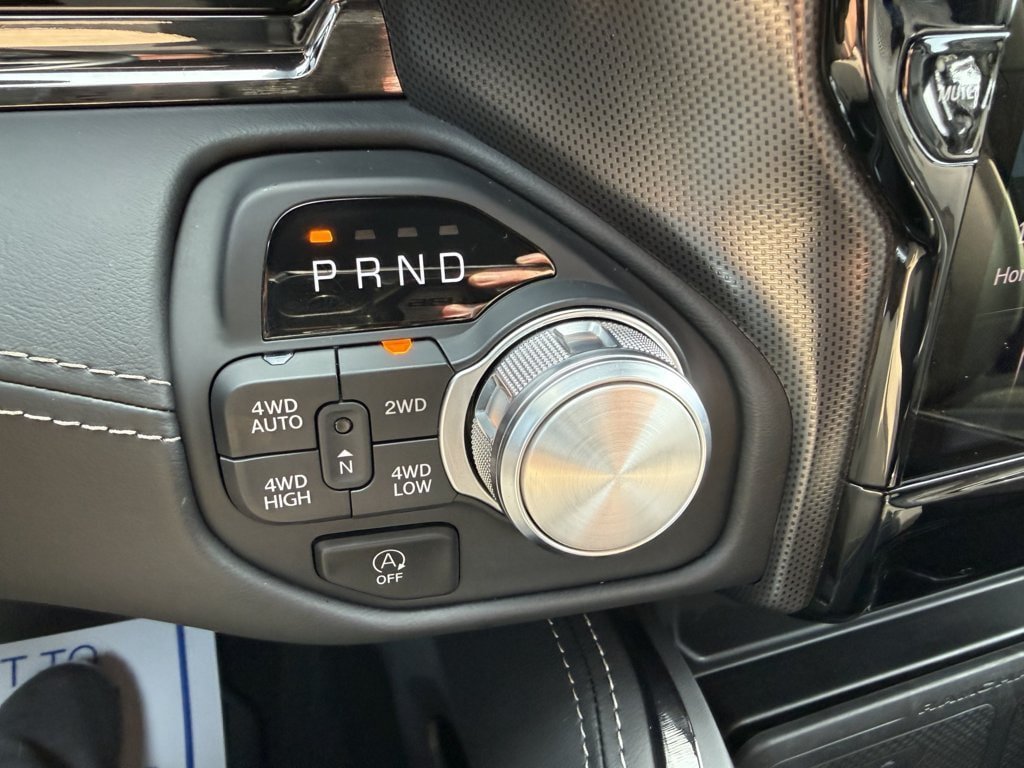 Used 2025 RAM 1500 Limited AWD/4WD image 29