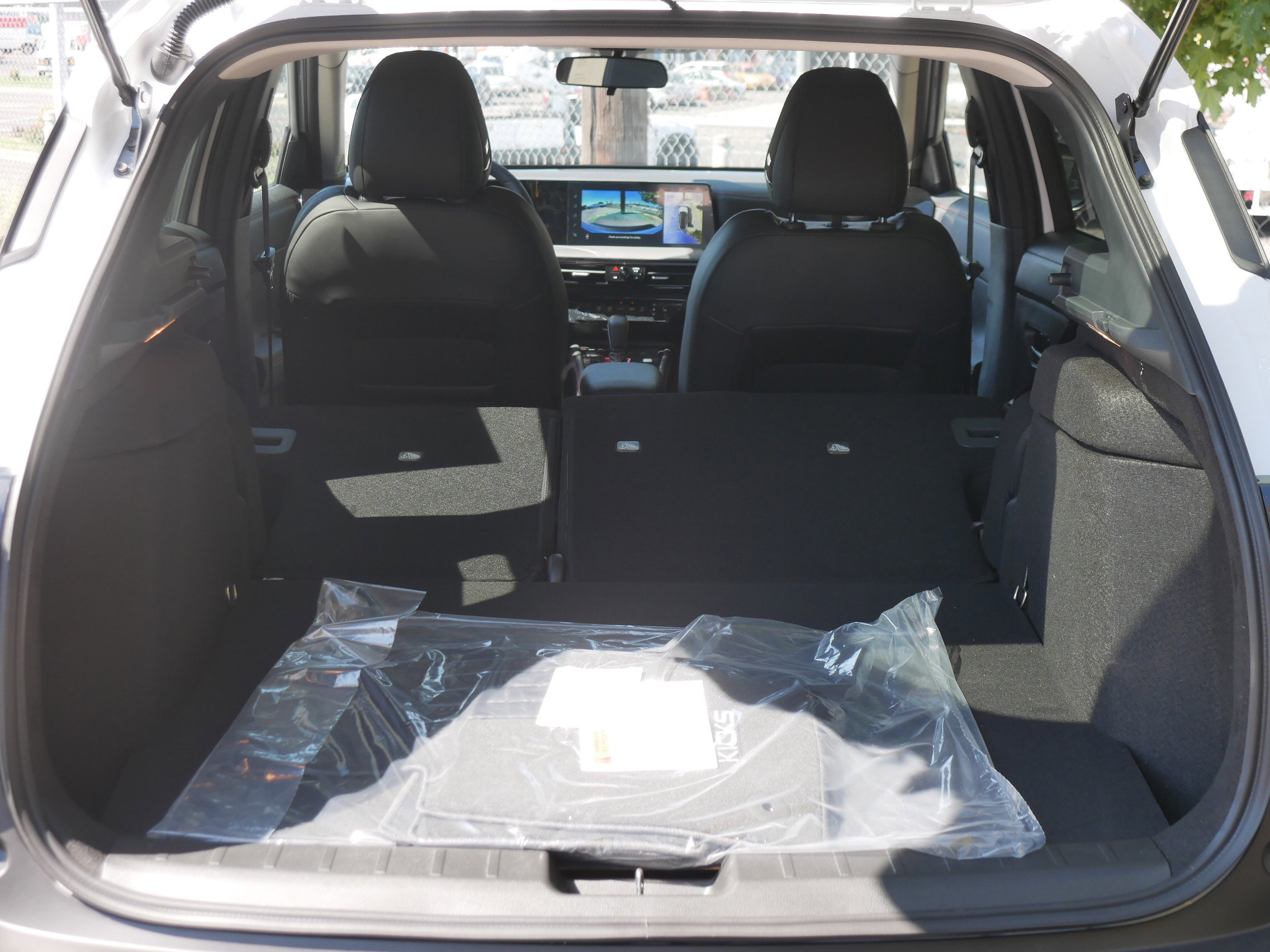 New 2025 Nissan Kicks SR w/ SR Premium Package image 22