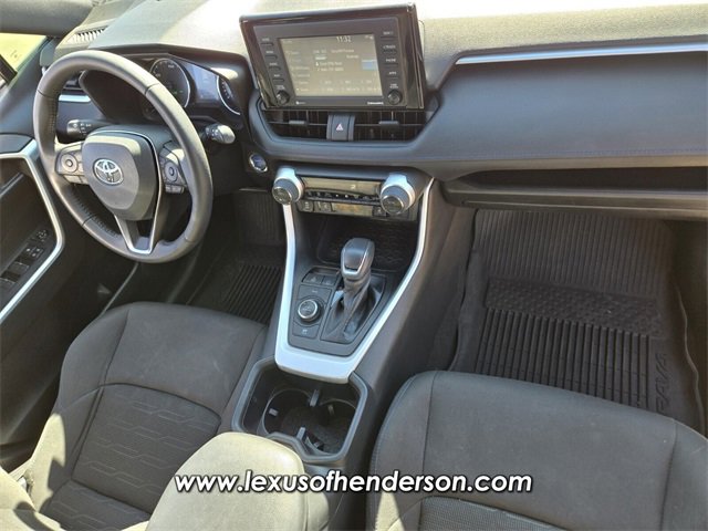 Used 2022 Toyota RAV4 SE w/ Convenience Package image 18