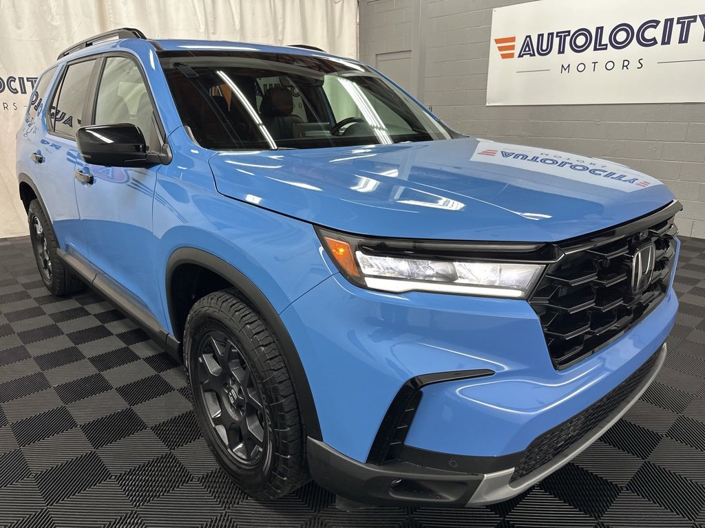 Used 2024 Honda Pilot TrailSport image 2