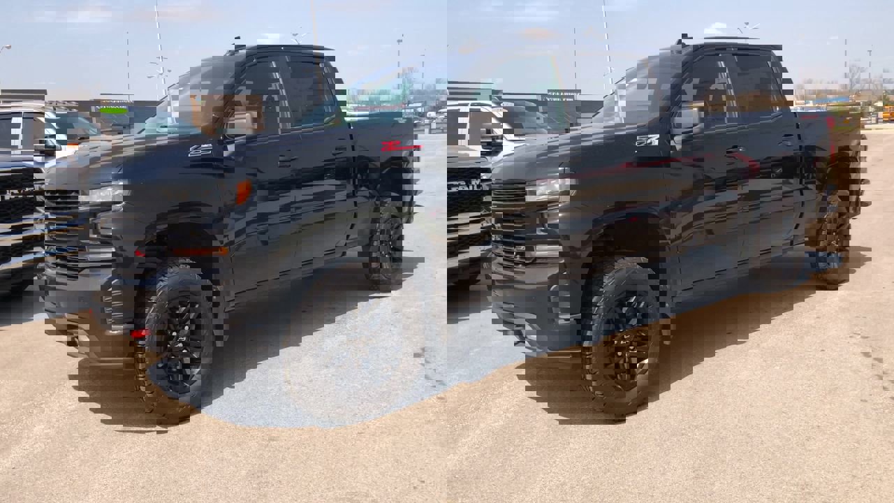 Used 2021 Chevrolet Silverado 1500 LT Trail Boss w/ Bed Protection Package image 4