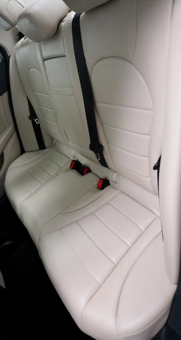 Used 2016 Mercedes-Benz C 300 4MATIC Sedan image 5