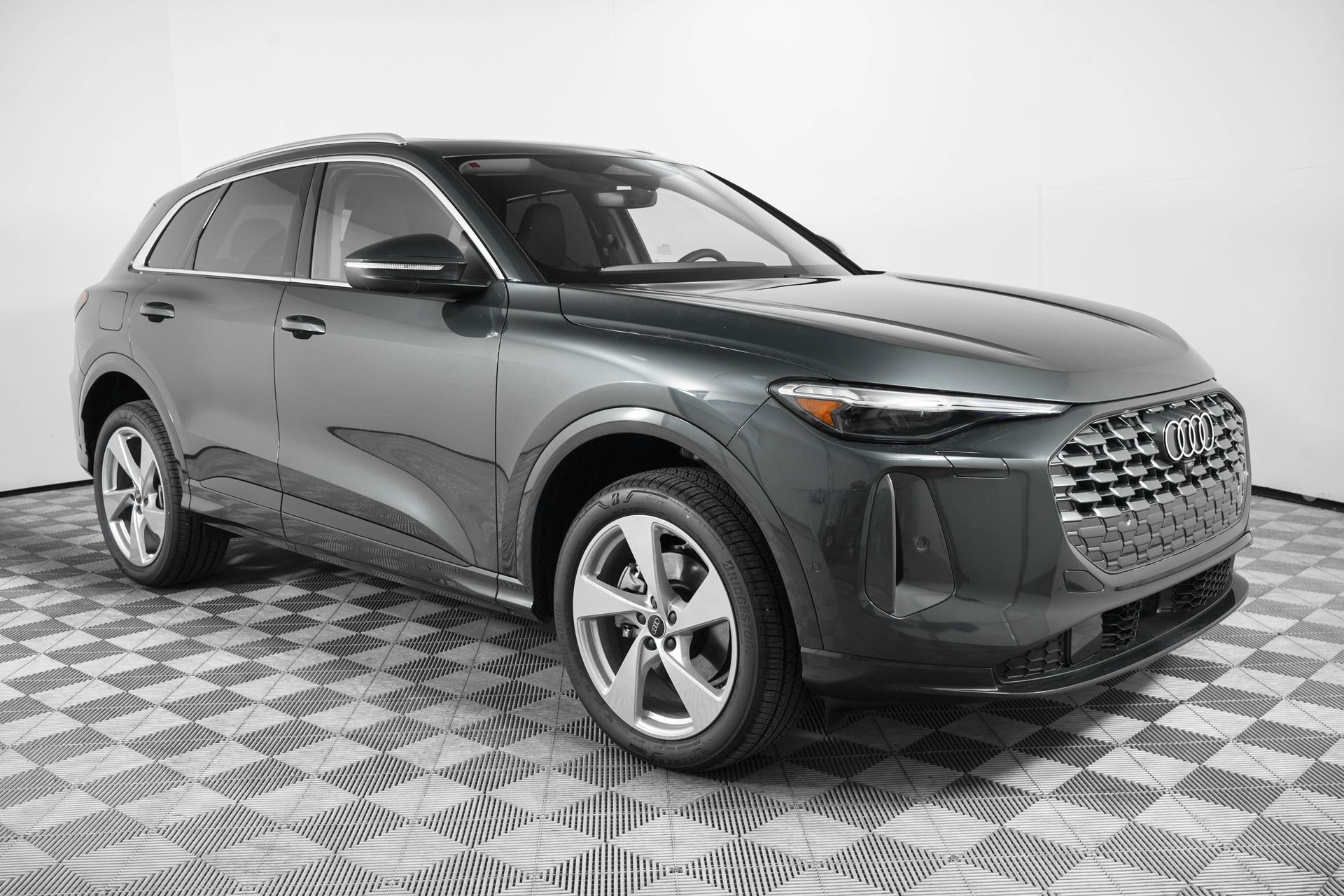 New 2025 Audi Q5 Premium Plus