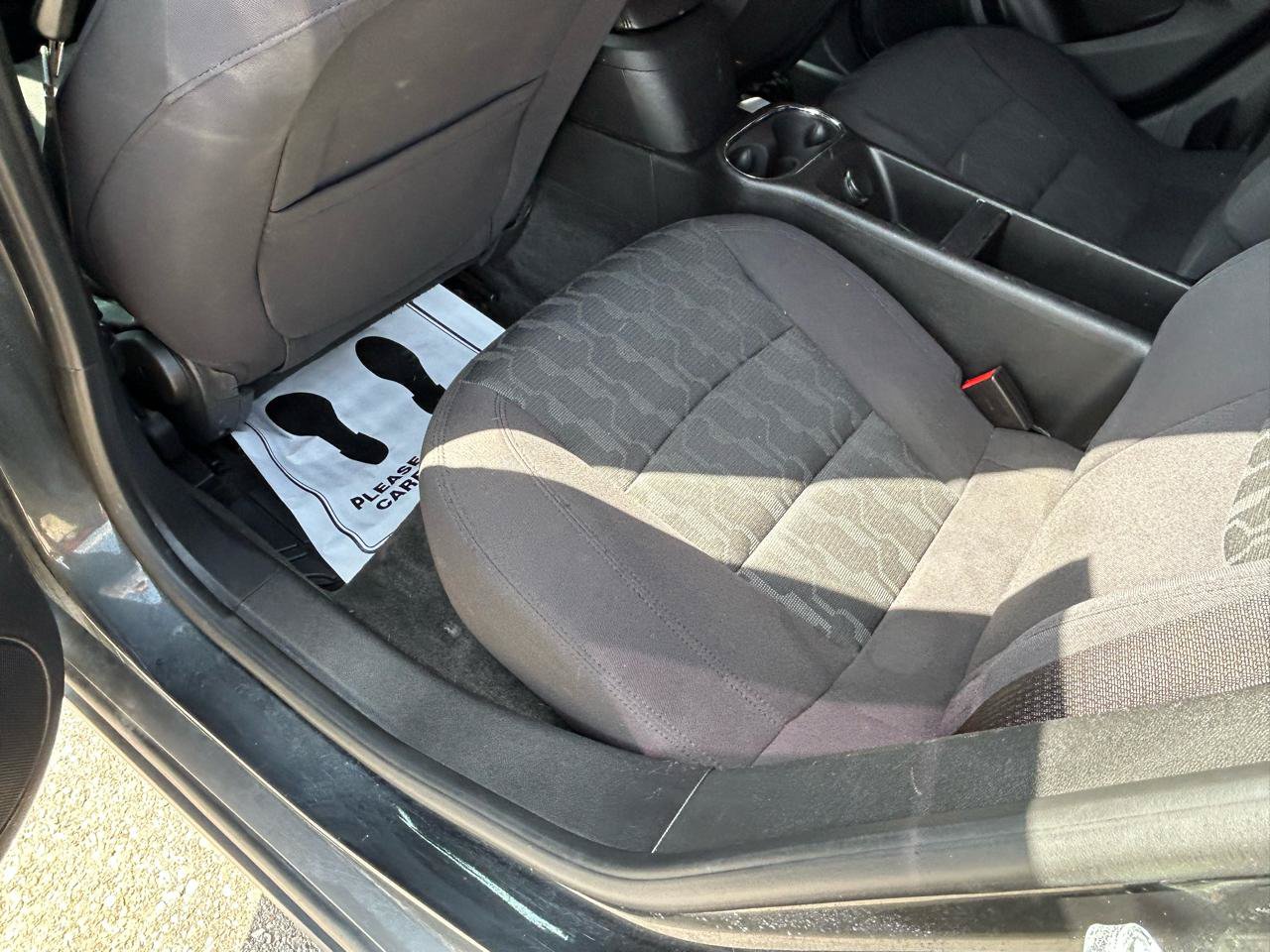 Used 2014 Chevrolet Volt FWD image 9