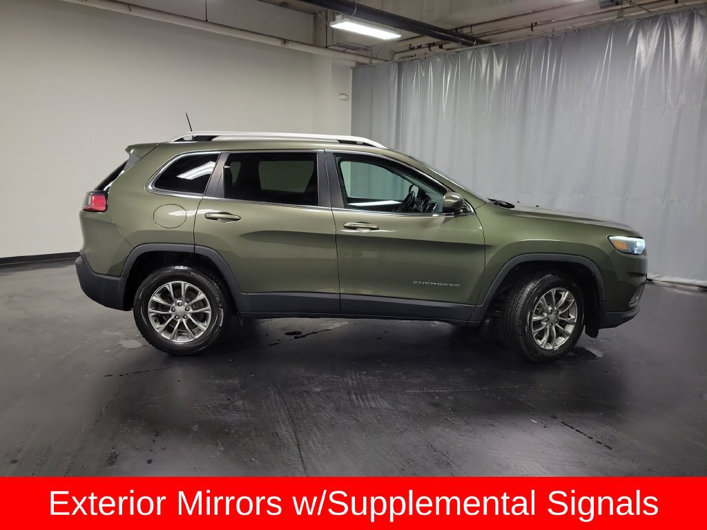 Used 2019 Jeep Cherokee Latitude Plus w/ Cold Weather Group AWD/4WD image 10
