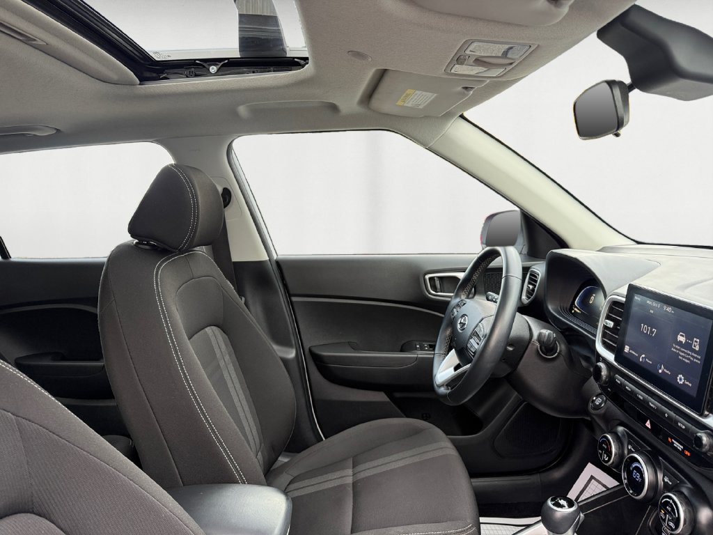 Used 2024 Hyundai Venue SEL FWD image 16