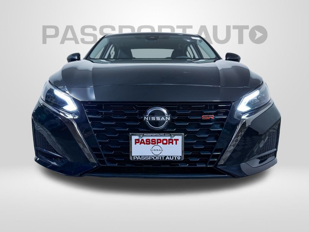 Certified 2024 Nissan Altima 2.5 SR image 3