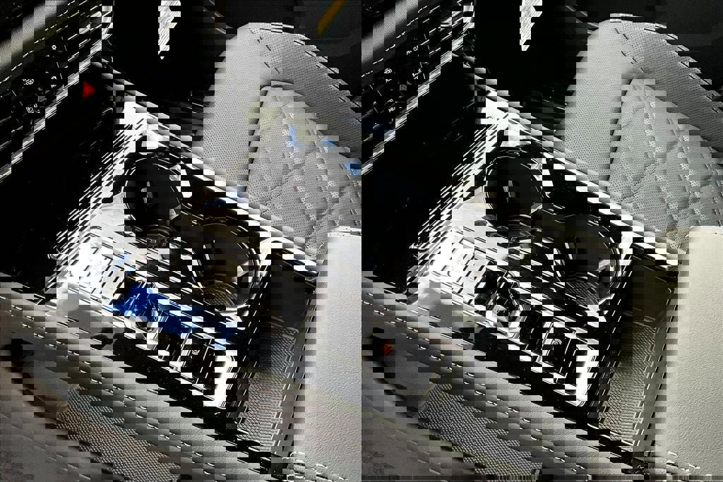 New 2025 Volkswagen Atlas Cross Sport SE image 17