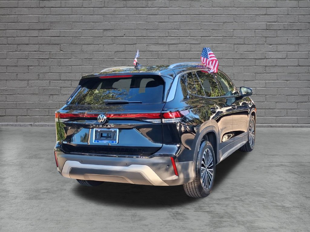 Used 2026 Volkswagen Tiguan S w/ 18" Wheel Package FWD image 11