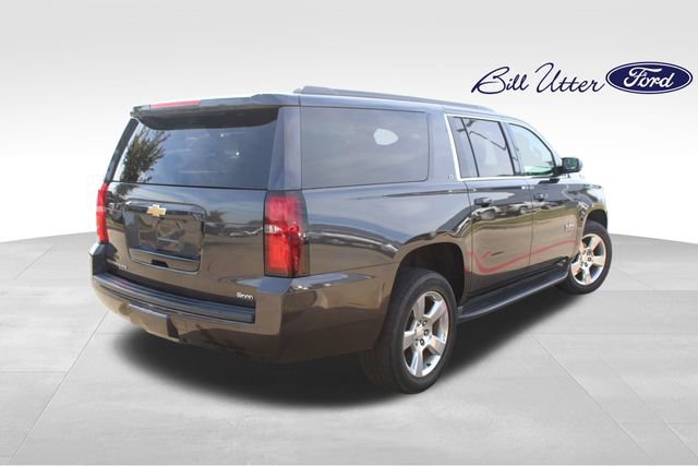 Used 2016 Chevrolet Suburban LT image 5