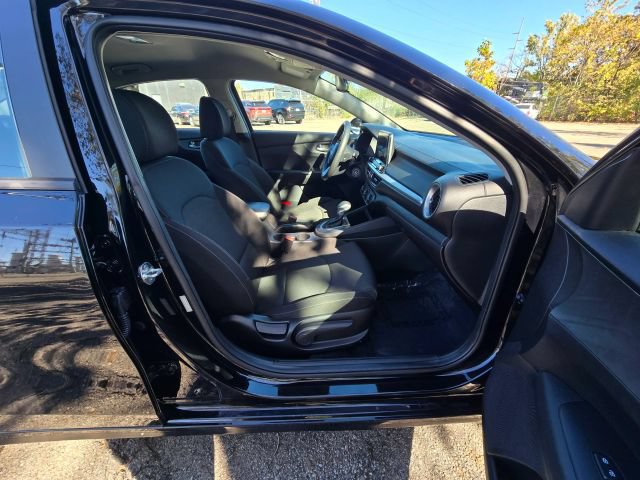 Used 2021 Kia Forte LXS FWD image 15