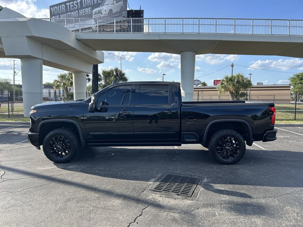 Used 2025 Chevrolet Silverado 2500 High Country w/ High Country Premium Package AWD/4WD image 15
