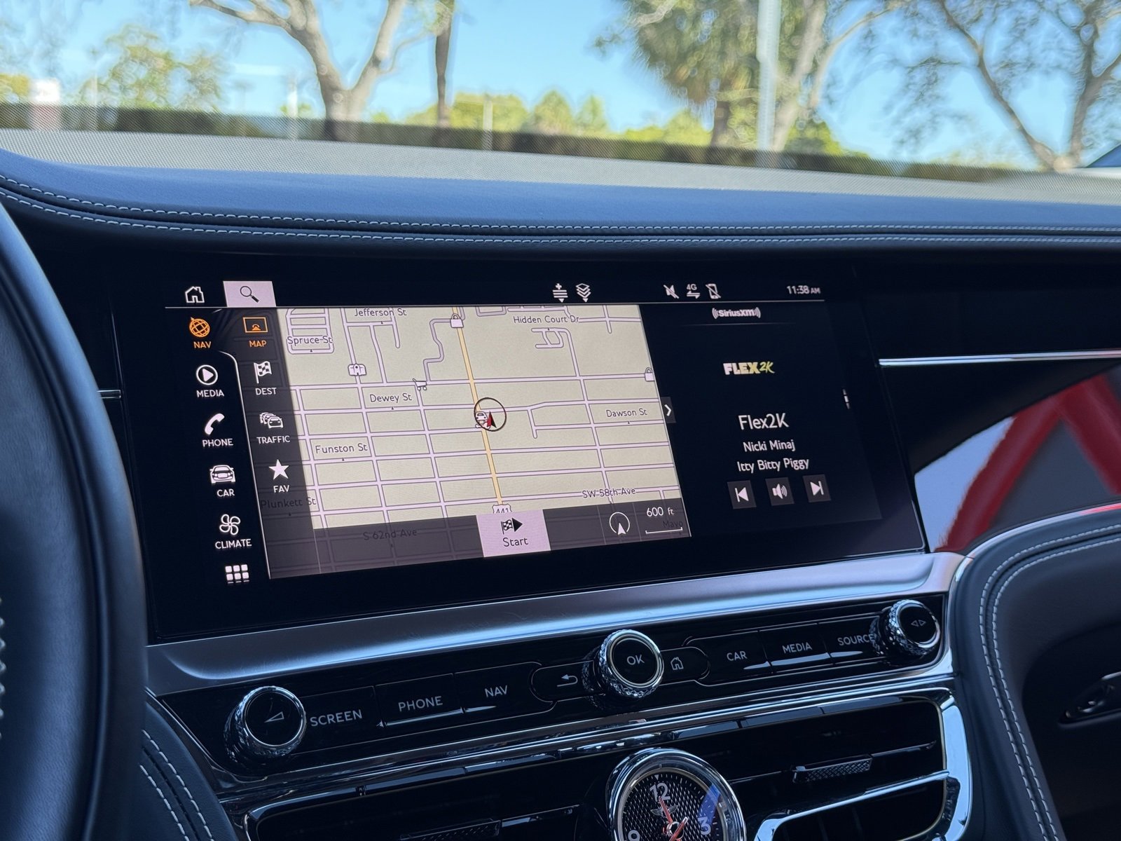 Used 2022 Bentley Flying Spur V8 image 30