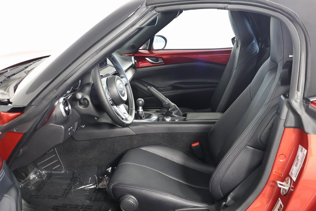 Certified 2025 MAZDA MX-5 Miata Grand Touring w/ Weather Package RWD image 12