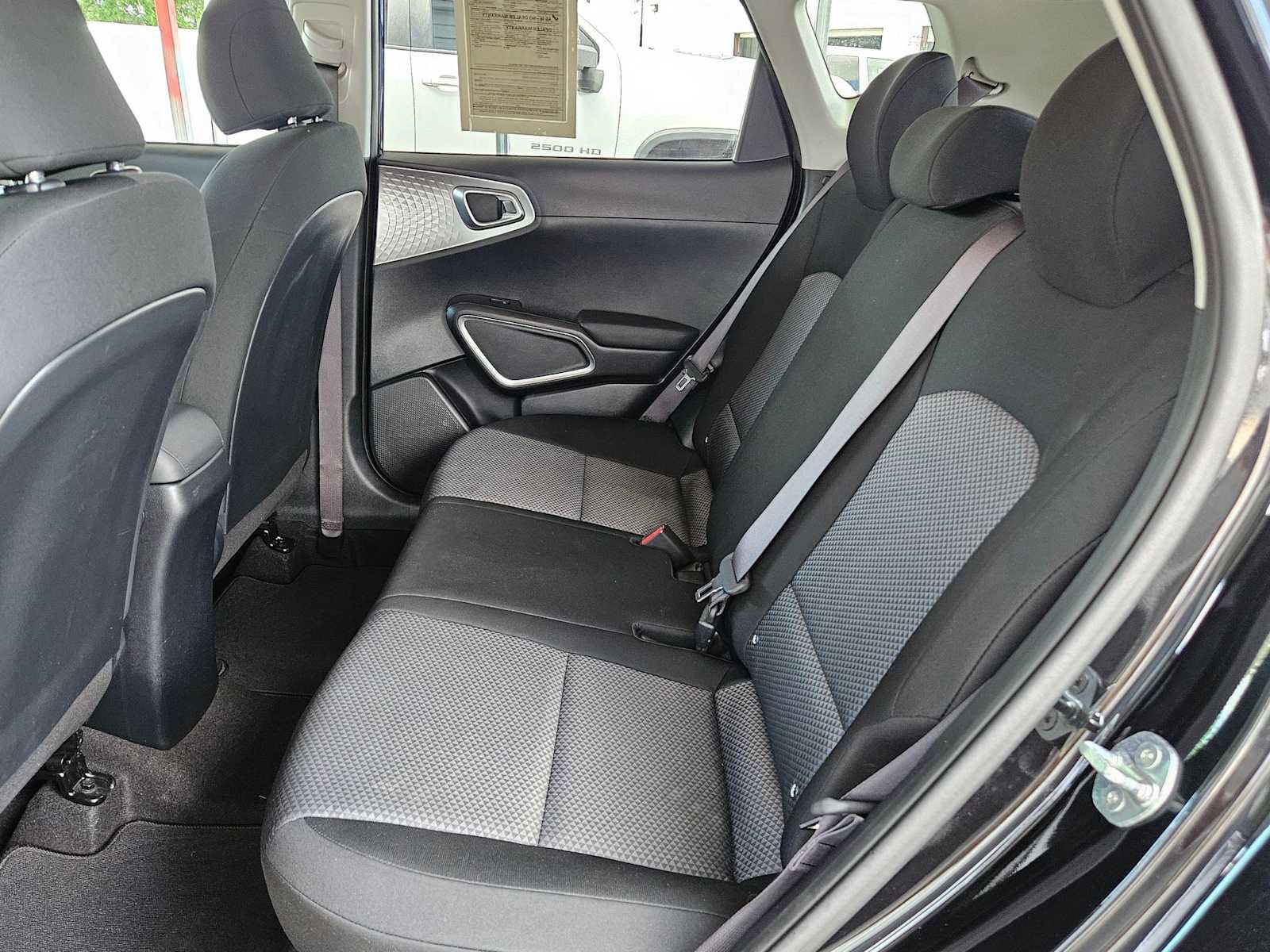 Certified 2025 Kia Soul LX w/ LX Technology Package FWD image 18