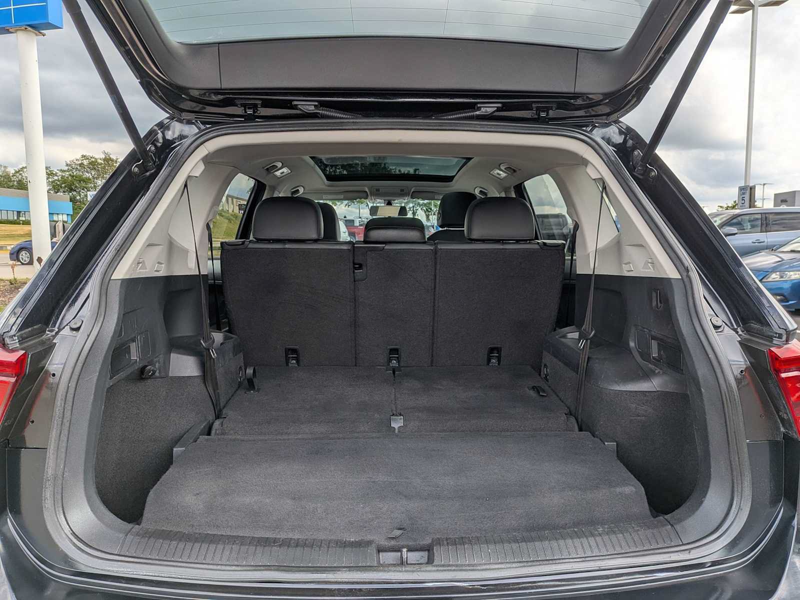 Used 2019 Volkswagen Tiguan SE AWD/4WD image 33