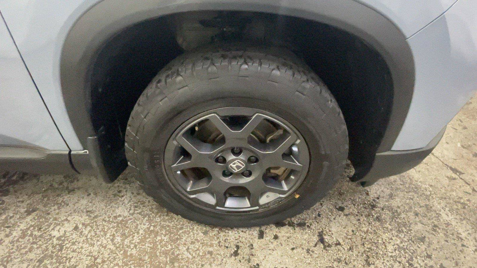 Certified 2024 Honda Pilot TrailSport image 19
