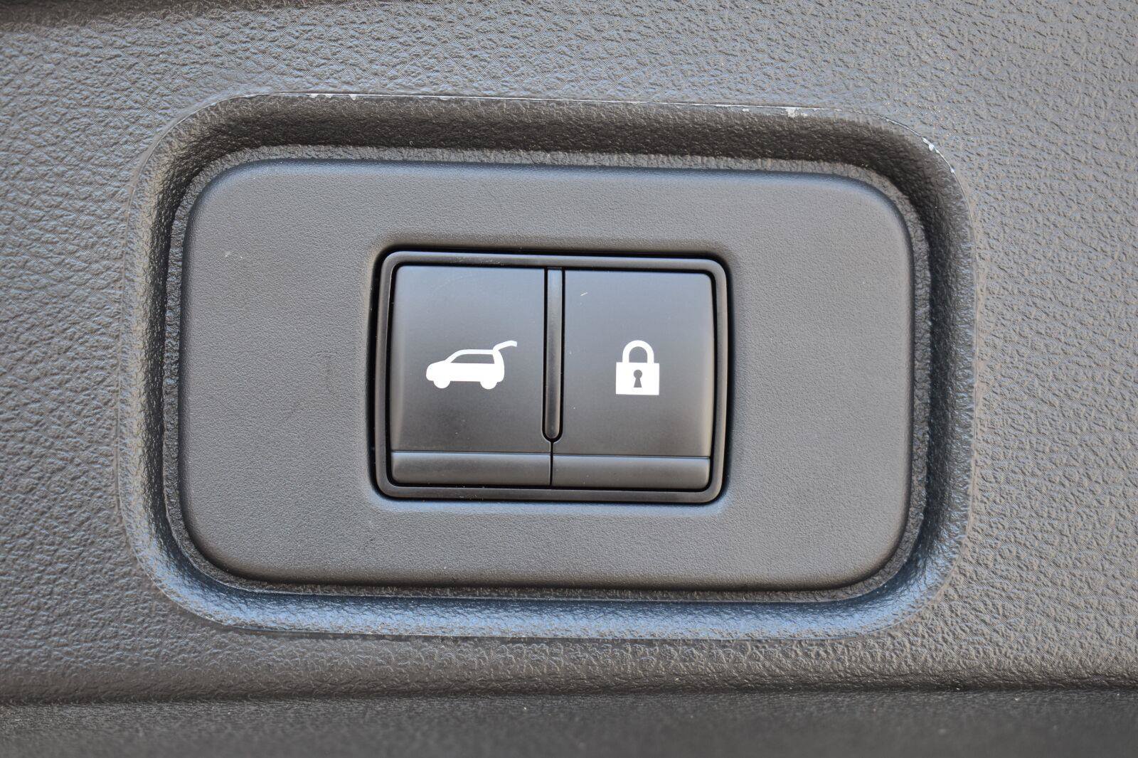 Used 2025 Nissan Pathfinder Platinum w/ Cargo Package FWD image 60