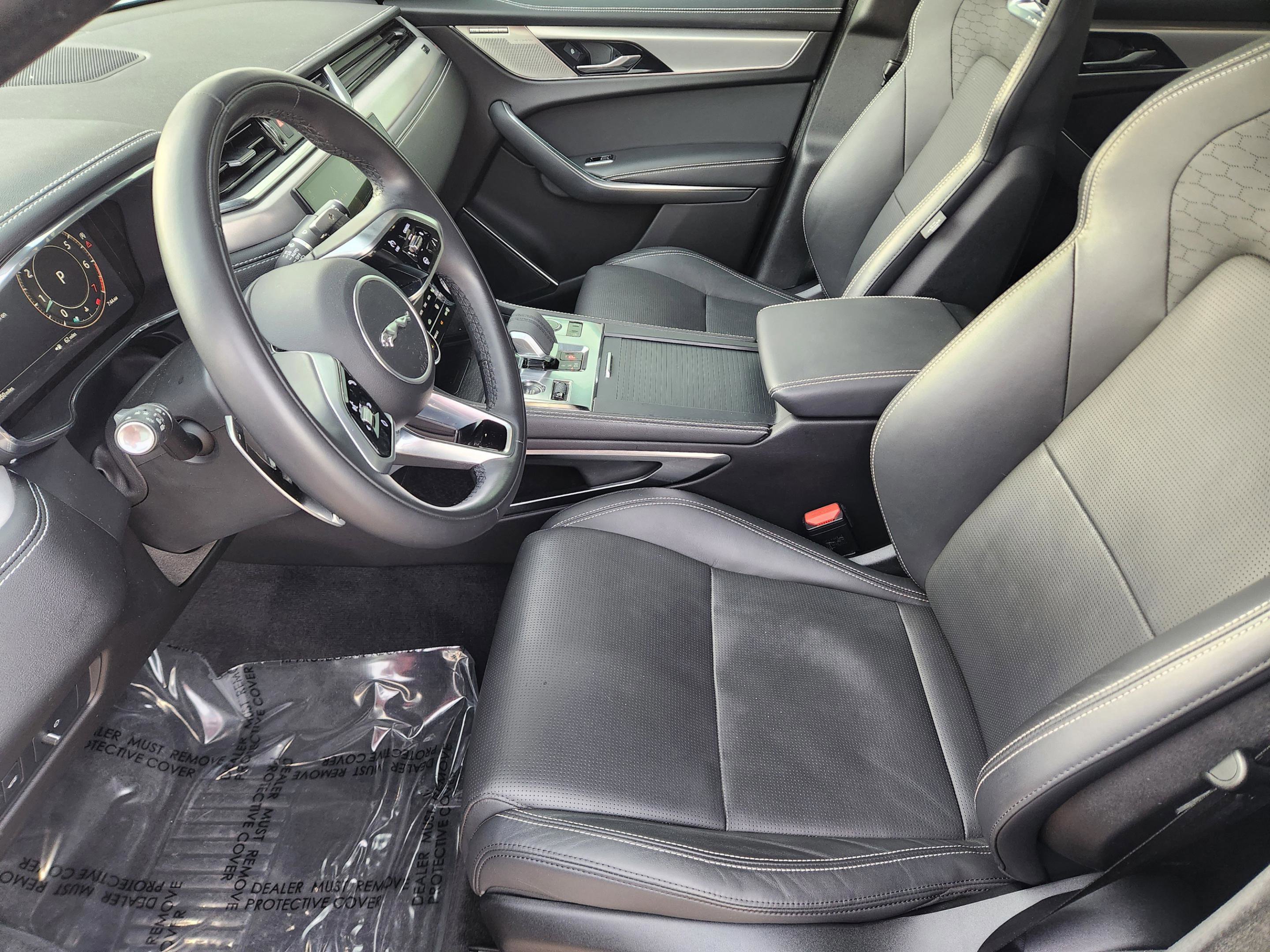 Certified 2024 Jaguar F-PACE R-Dynamic S image 8