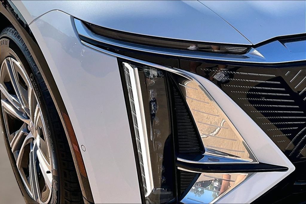 Used 2024 Cadillac Lyriq Luxury AWD/4WD image 31