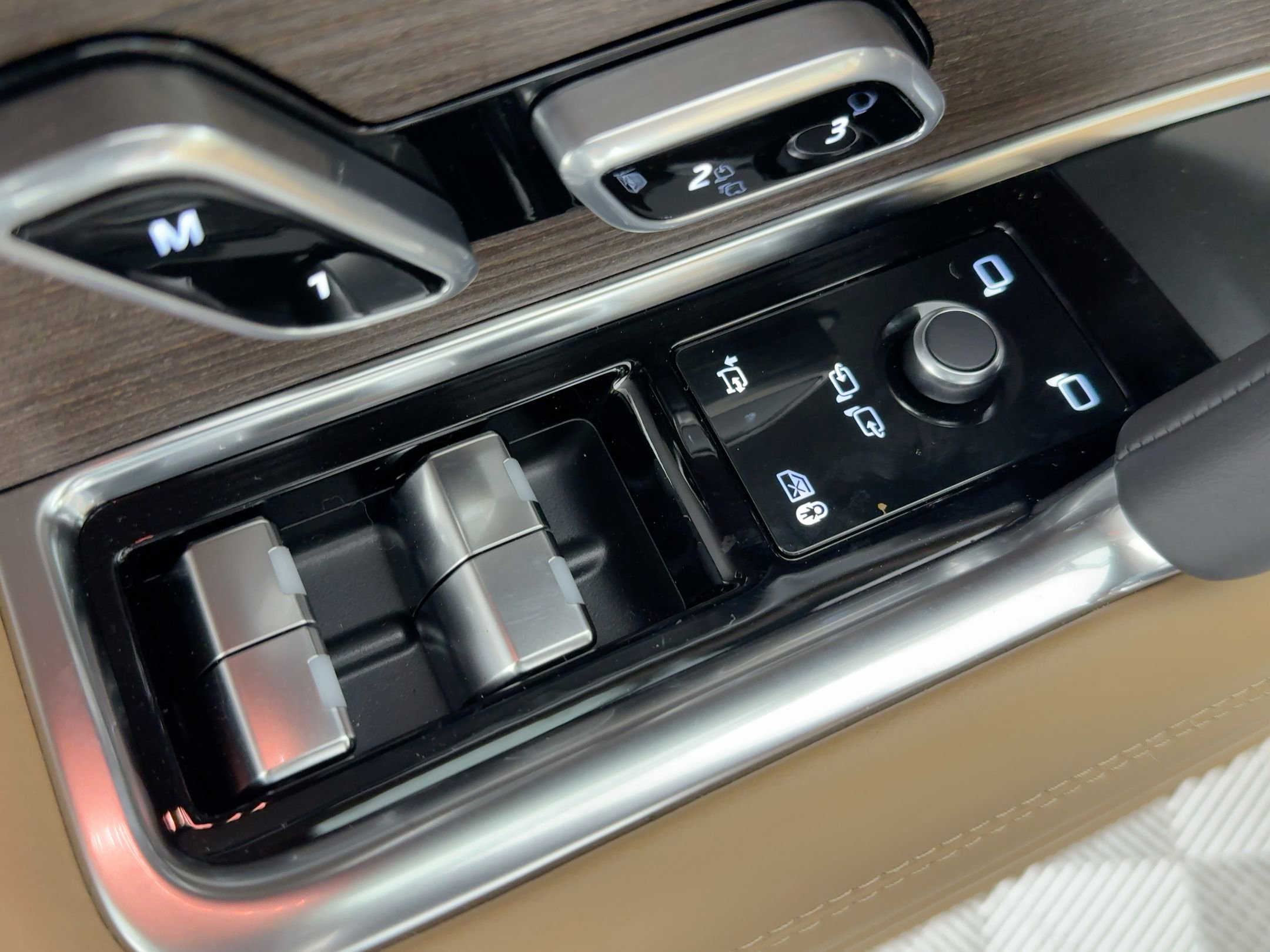 New 2026 Land Rover Range Rover SE image 18