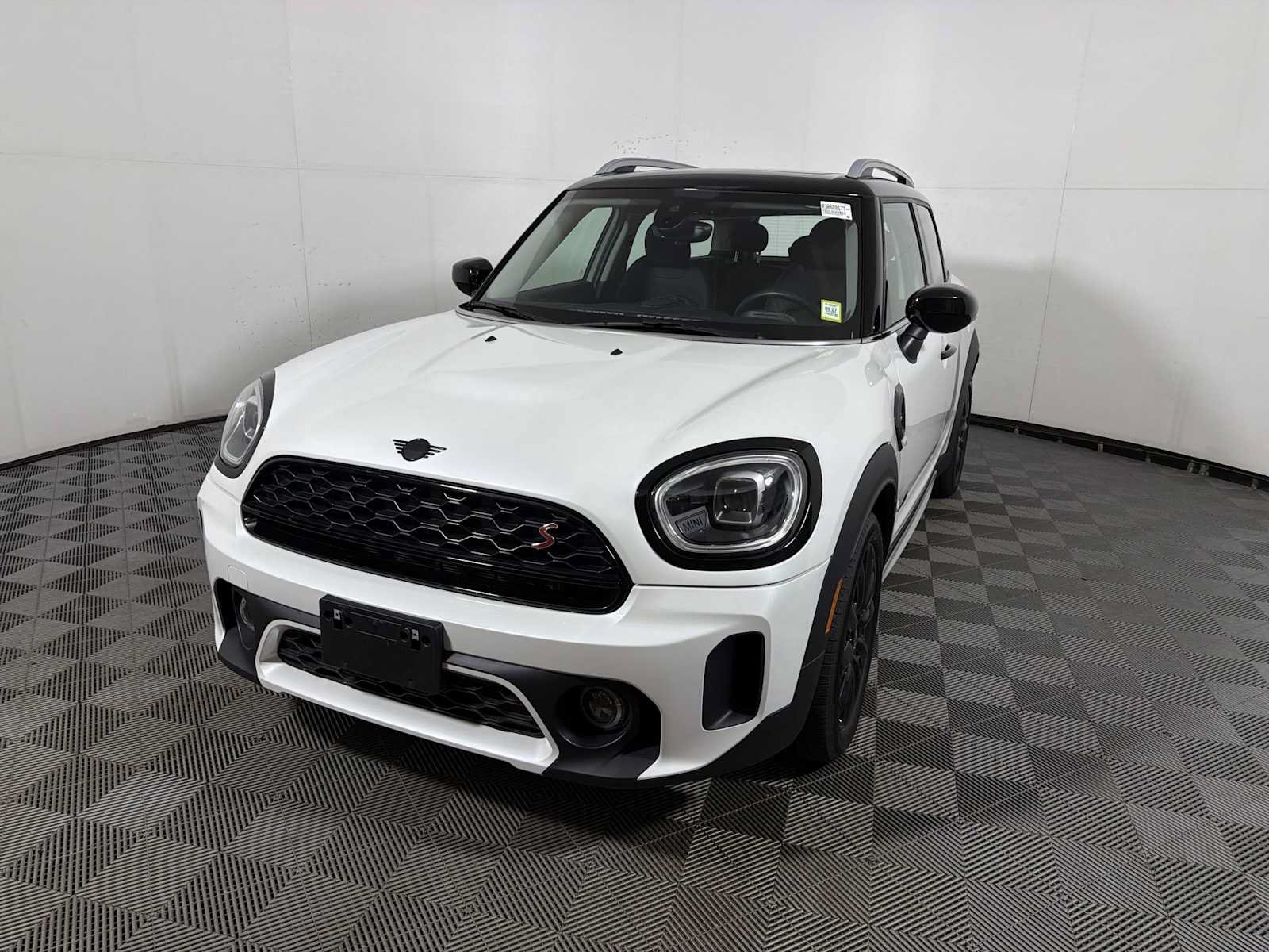 Used 2024 MINI Cooper Countryman S w/ Premium Package AWD/4WD image 3
