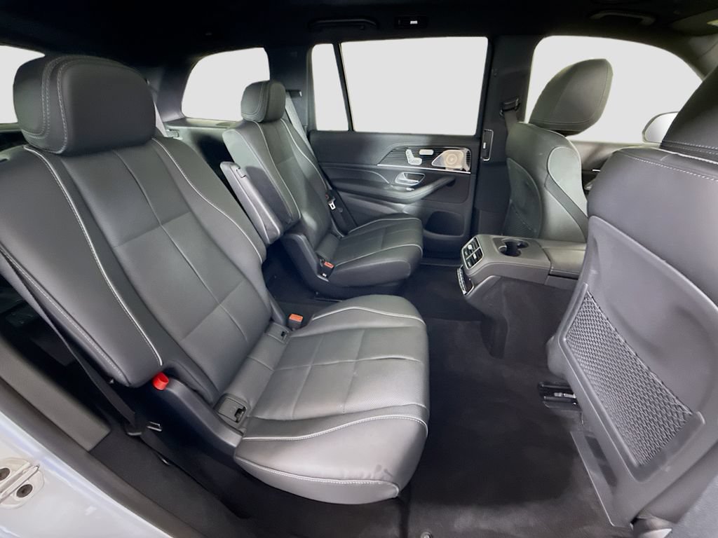 Used 2025 Mercedes-Benz GLS 580 4MATIC image 30