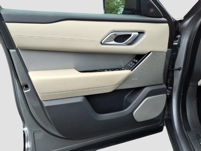 Used 2021 Land Rover Range Rover Velar R-Dynamic S AWD/4WD image 7