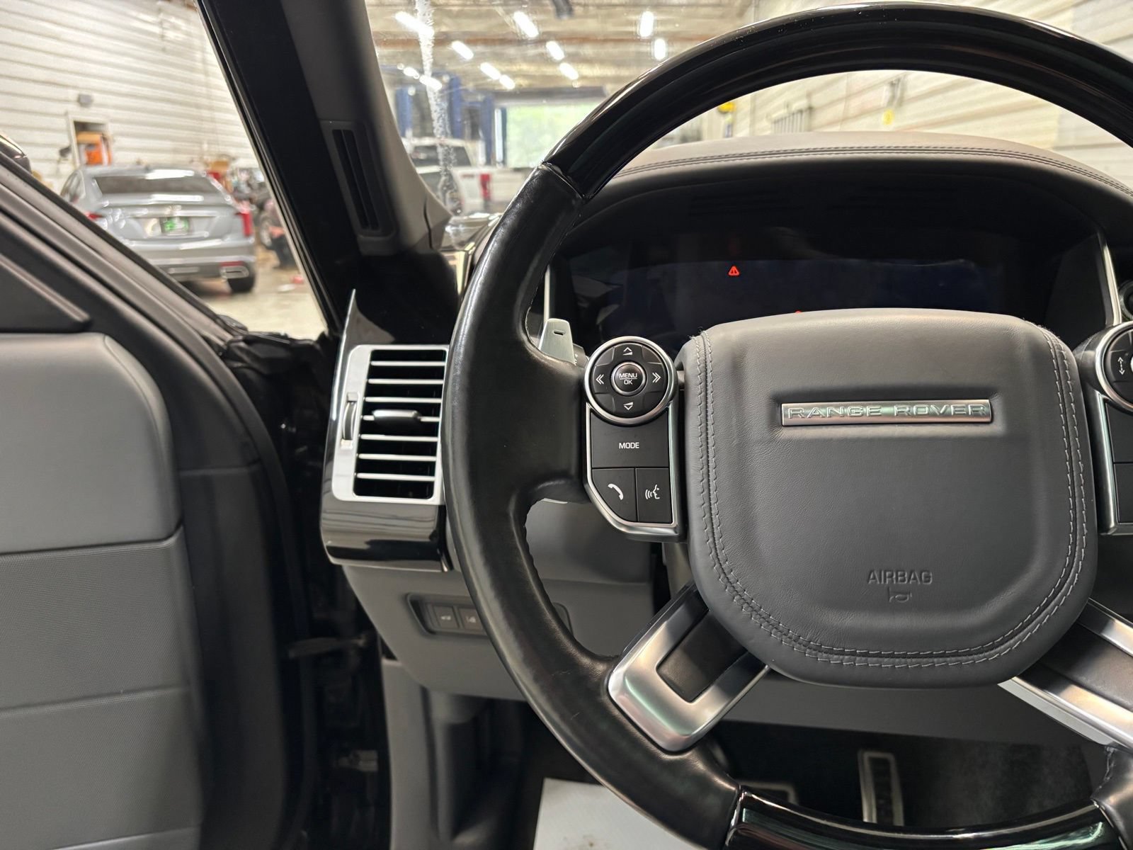 Used 2016 Land Rover Range Rover LWB SV Autobiography AWD/4WD image 14