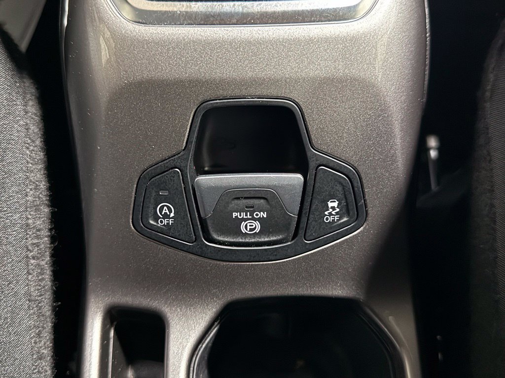 Certified 2022 Jeep Renegade Limited AWD/4WD image 16