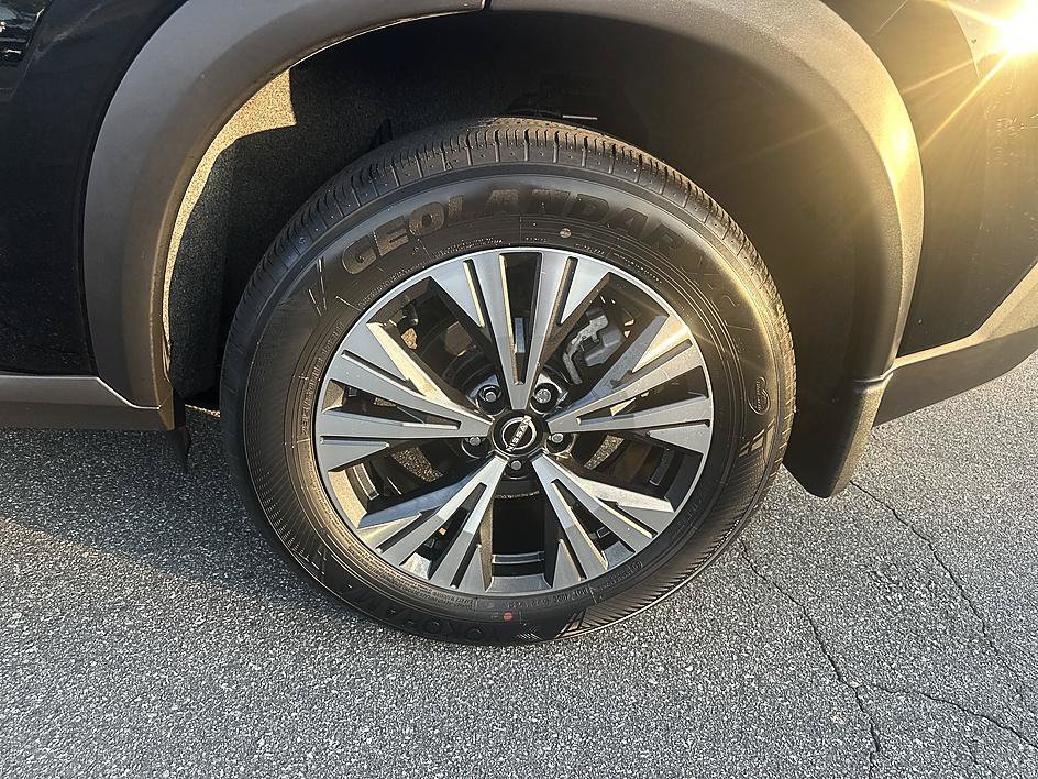 Certified 2023 Nissan Rogue SV w/ SV Premium B Package FWD image 10