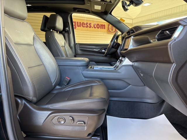Used 2021 GMC Yukon Denali w/ Denali Ultimate Package image 28
