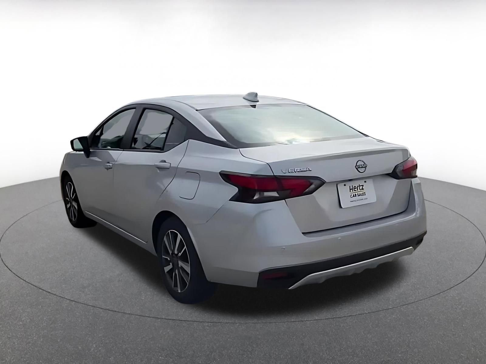 Used 2025 Nissan Versa SV image 11