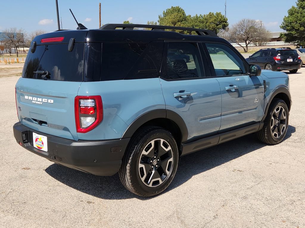 Used 2023 Ford Bronco Sport Outer Banks w/ Tech Package image 11