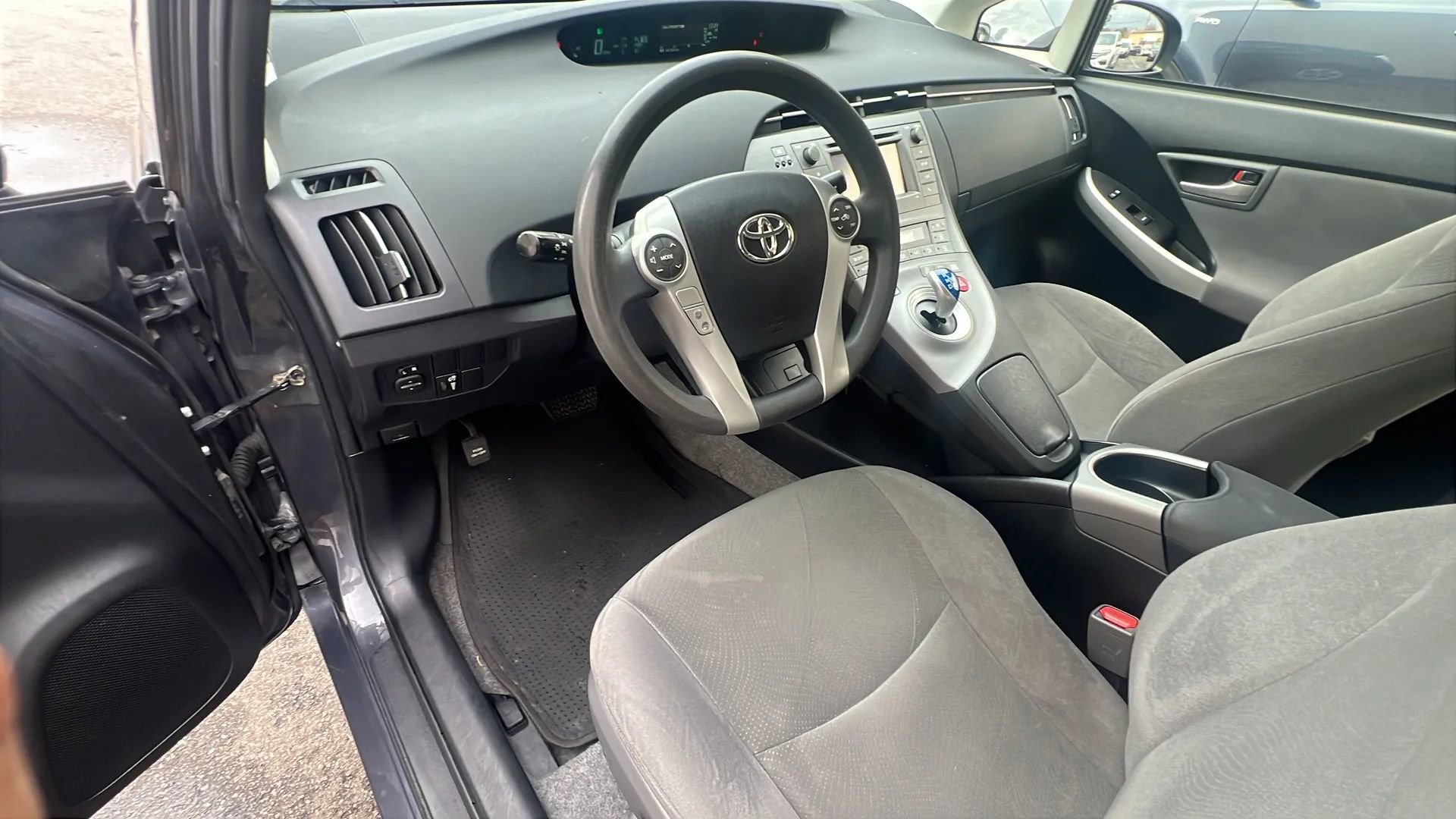 Used 2014 Toyota Prius One image 22