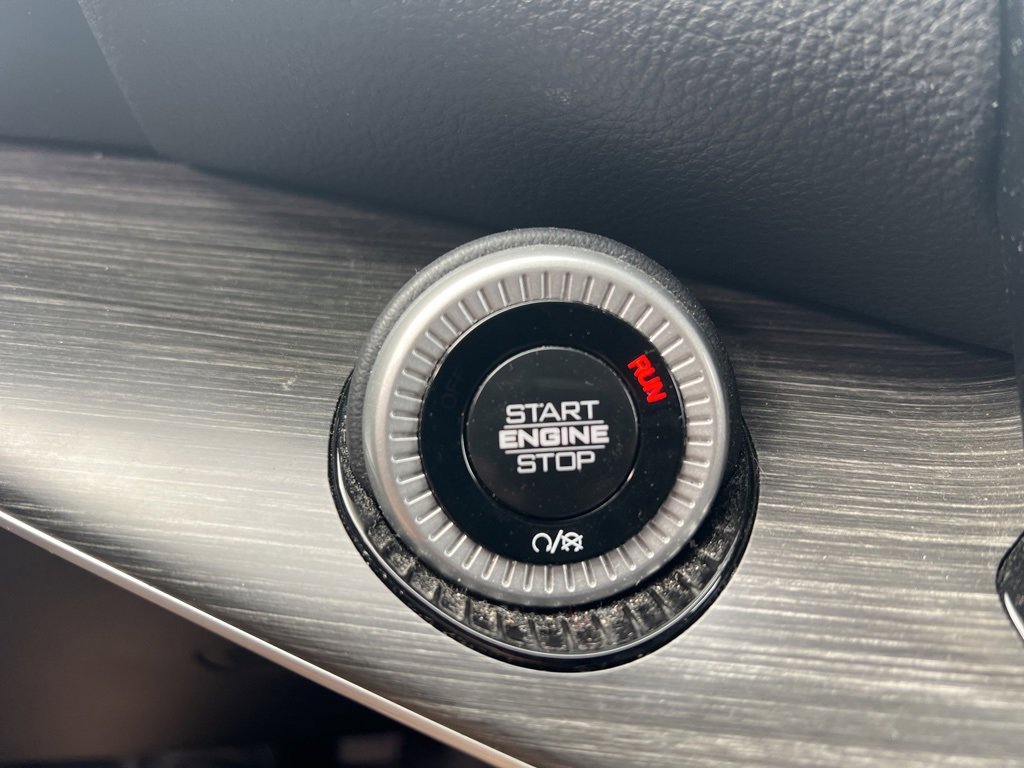 Used 2024 Jeep Wagoneer Series II w/ Flexible Seating Group image 23