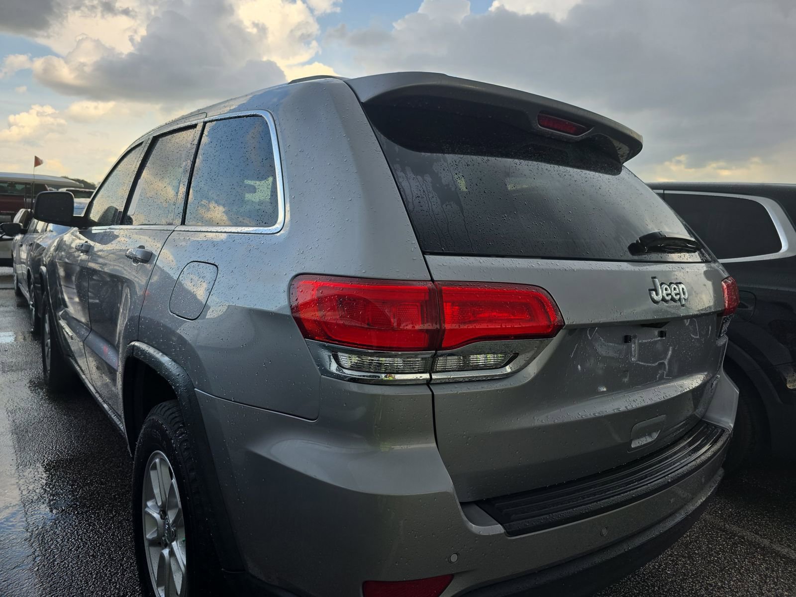 Used 2019 Jeep Grand Cherokee Laredo image 28