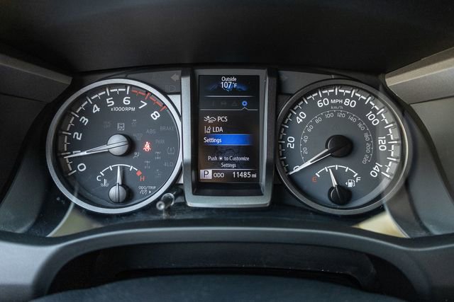 Used 2020 Toyota Tacoma TRD Sport w/ Technology Package image 10