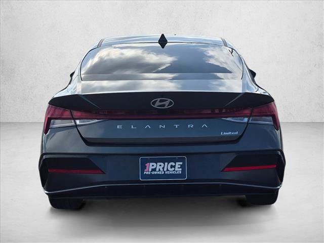 Used 2025 Hyundai Elantra Limited FWD image 6