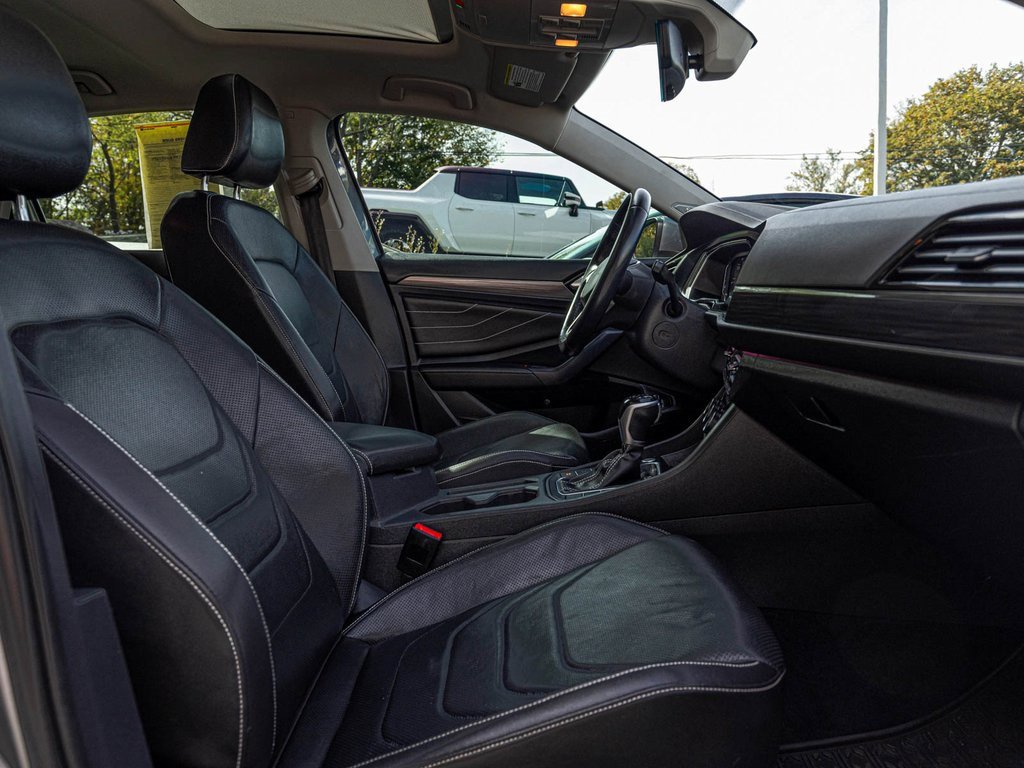 Used 2022 Volkswagen Jetta SEL image 32