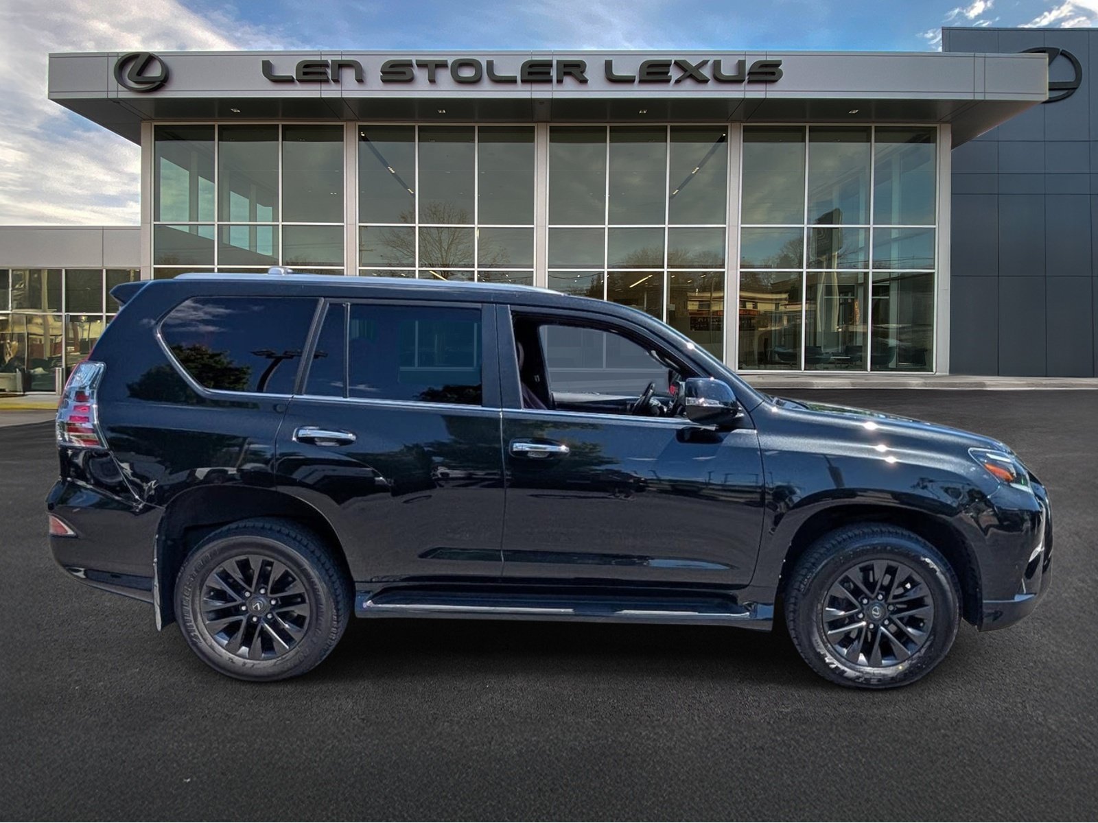 Used 2023 Lexus GX 460 Premium w/ Premium Plus Package AWD/4WD image 2