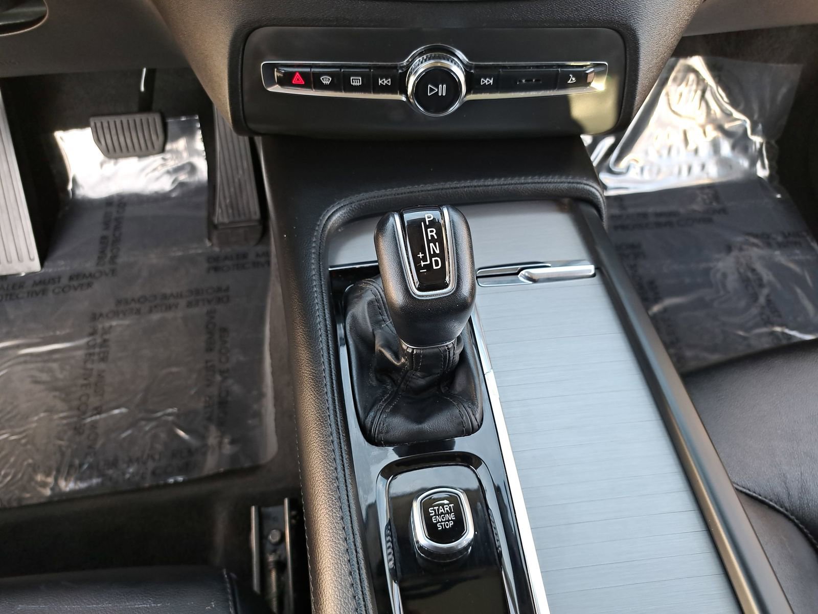 Used 2022 Volvo XC90 T5 Momentum image 24