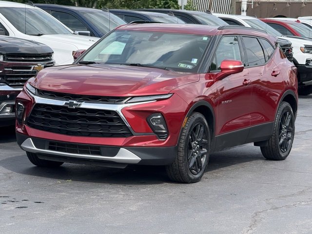 Used 2023 Chevrolet Blazer LT image 3