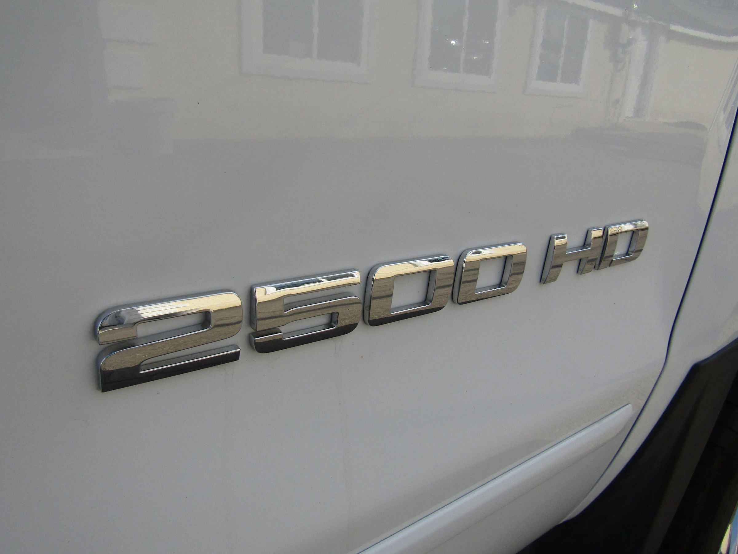 Used 2019 Chevrolet Silverado 2500 LT w/ All Star Edition image 9