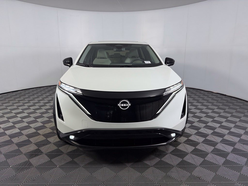 Used 2024 Nissan Ariya AWD image 2