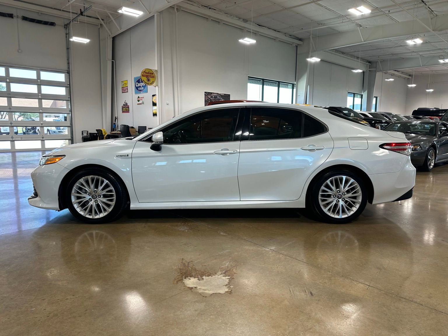 Used 2018 Toyota Camry XLE w/ Audio Package FWD image 4