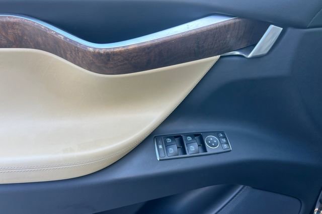 Used 2017 Tesla Model X 75D AWD/4WD image 11