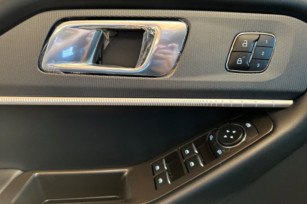 New 2026 Ford Explorer ST-Line w/ ST-Line Street Pack RWD image 9