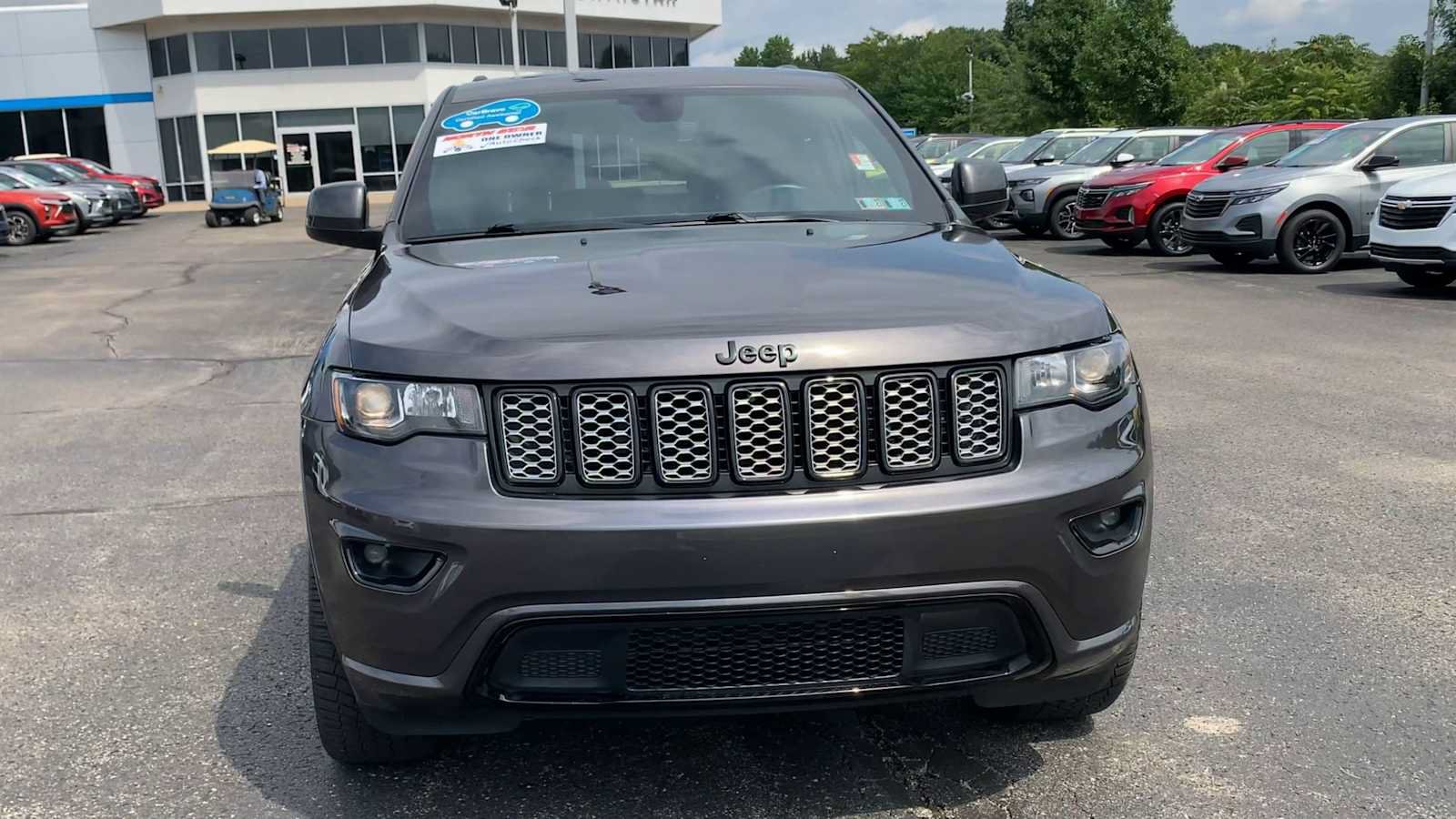 Used 2019 Jeep Grand Cherokee Altitude AWD/4WD image 3