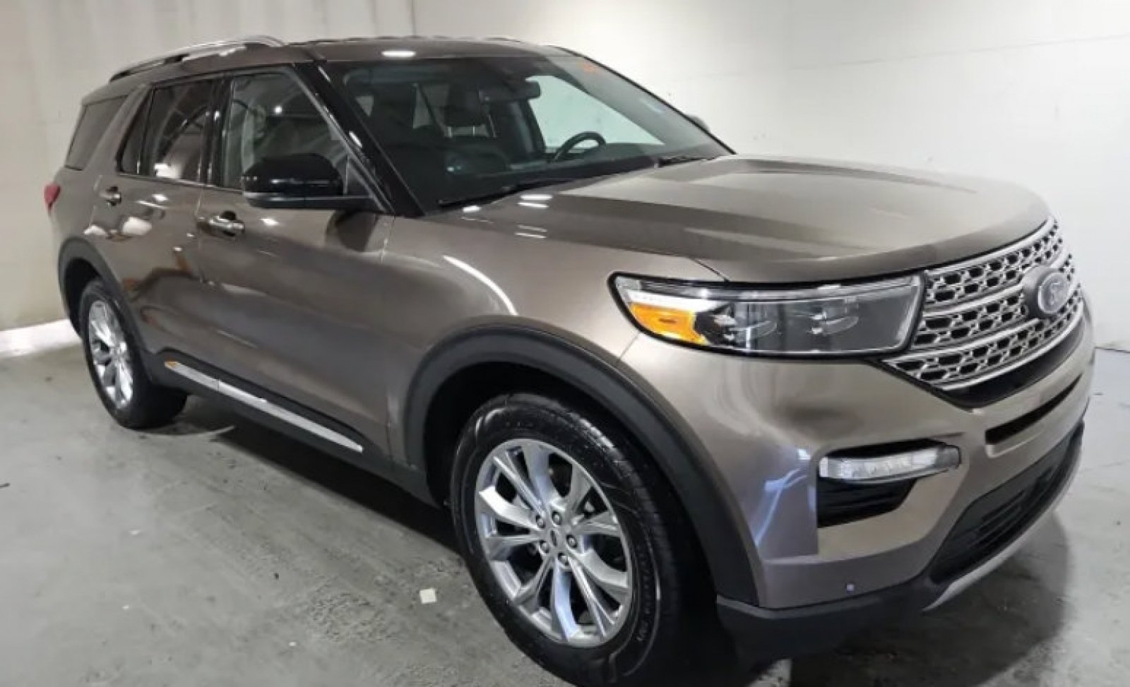 Used 2021 Ford Explorer Limited AWD/4WD image 4